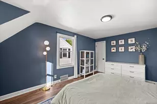 2046 S 94th St, West Allis, WI 53227 - Photo 15