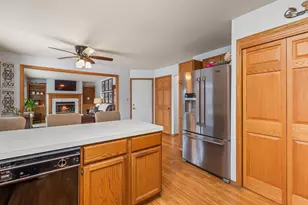 7101 S Countryside Dr, Franklin, WI 53132 - Photo 11