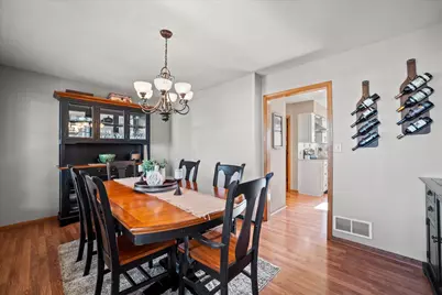 7277 S Dover Hill Ct, Franklin, WI 53132 - Photo 11