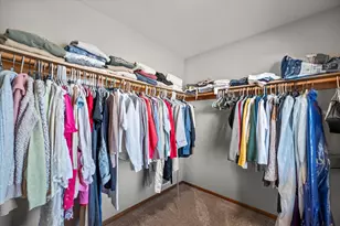 7277 S Dover Hill Ct, Franklin, WI 53132 - Photo 25