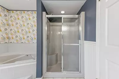 12272 W Morgan Oak Dr, Greenfield, WI 53228 - Photo 43