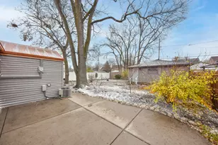 8105 W Townsend St, Milwaukee, WI 53222 - Photo 39