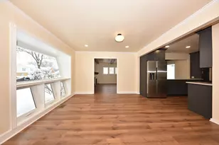 8105 W Townsend St, Milwaukee, WI 53222 - Photo 7