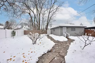 8105 W Townsend St, Milwaukee, WI 53222 - Photo 33