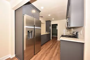 8105 W Townsend St, Milwaukee, WI 53222 - Photo 11