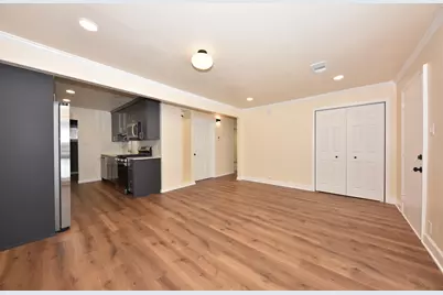 8105 W Townsend St, Milwaukee, WI 53222 - Photo 9