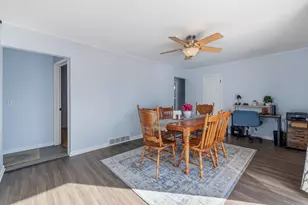 2213 Parkfield Dr, West Bend, WI 53090 - Photo 9