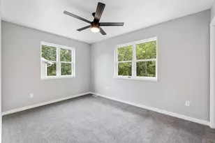 2105 Daisy Dr, West Bend, WI 53090 - Photo 29