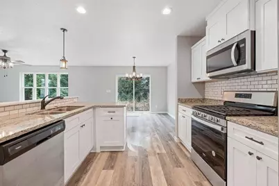 2105  Daisy Dr, West Bend, WI 53090 - Photo 13