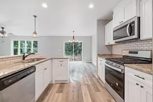 2105 Daisy Dr, West Bend, WI 53090 - Photo 13