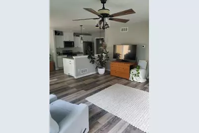 2105  Daisy Dr, West Bend, WI 53090 - Photo 5