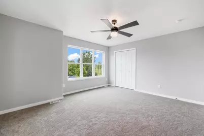 2105  Daisy Dr, West Bend, WI 53090 - Photo 23