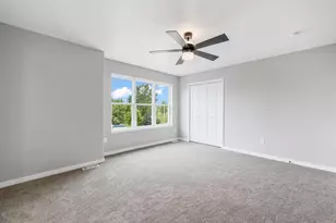 2105 Daisy Dr, West Bend, WI 53090 - Photo 23