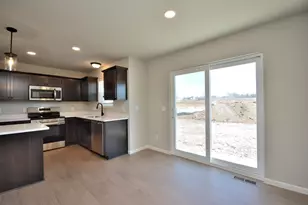 W197N5350 Lodgepole Ct, Menomonee Falls, WI 53051 - Photo 5