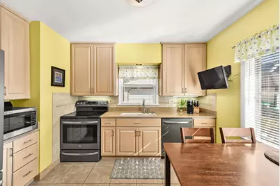 2424 N 61st St, Wauwatosa, WI 53213 - Photo 13