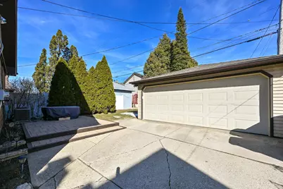 2424 N 61st St, Wauwatosa, WI 53213 - Photo 33
