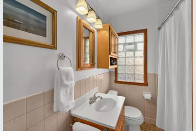 2424 N 61st St, Wauwatosa, WI 53213 - Photo 19