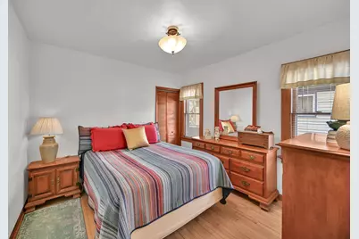 2424 N 61st St, Wauwatosa, WI 53213 - Photo 17