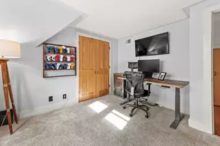 2555 N Pierce St, Milwaukee, WI 53212 - Photo 37