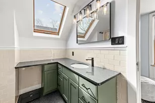 2555 N Pierce St, Milwaukee, WI 53212 - Photo 27