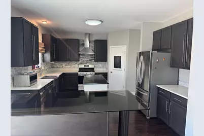 3839  Blossom Dr, Racine, WI 53406 - Photo 7