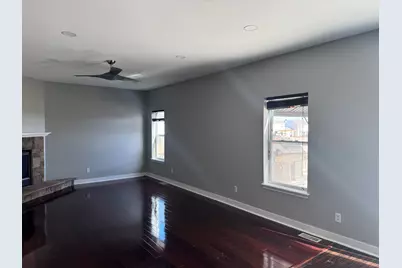 3839  Blossom Dr, Racine, WI 53406 - Photo 17