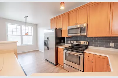 1203  Woodbury Cmn #C, Waukesha, WI 53189 - Photo 5