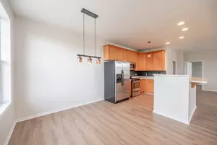 1203 Woodbury Common, Waukesha, WI 53189 - Photo 3