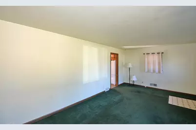 2613  Indian Trl, Racine, WI 53402 - Photo 3