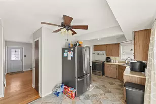 8913 W Daphne St, Milwaukee, WI 53224 - Photo 7