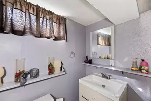 8913 W Daphne St, Milwaukee, WI 53224 - Photo 21