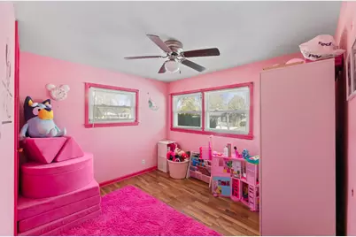 8913 W Daphne St, Milwaukee, WI 53224 - Photo 13