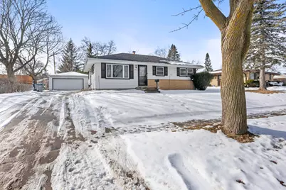 8913 W Daphne St, Milwaukee, WI 53224 - Photo 29