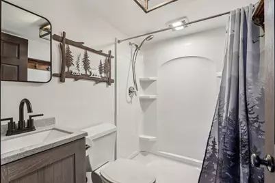 4836 W Wells St, Milwaukee, WI 53208 - Photo 37