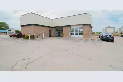 530  Lang Dr, La Crosse, WI 54603 - Photo 5