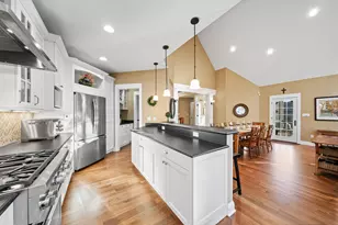 1180 Savannah Ct, Geneva, WI 53147 - Photo 9