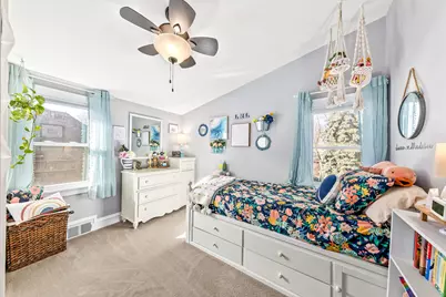 1921  Underwood Ave, Wauwatosa, WI 53213 - Photo 27