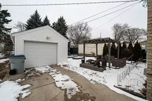 4481 S Taylor Ave, Milwaukee, WI 53207 - Photo 25