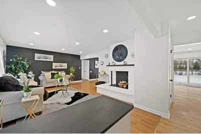 7216 N Mohawk Ave, Glendale, WI 53217 - Photo 3