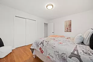 7216 N Mohawk Ave, Glendale, WI 53217 - Photo 17