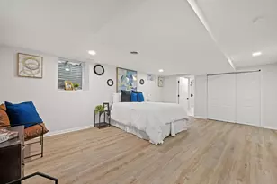 7216 N Mohawk Ave, Glendale, WI 53217 - Photo 27