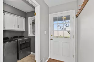 S21W27865 Kame Terrace, Waukesha, WI 53188 - Photo 33