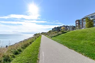 3872 S Lake Dr, Saint Francis, WI 53235 - Photo 21