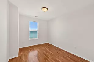 3872 S Lake Dr, Saint Francis, WI 53235 - Photo 11