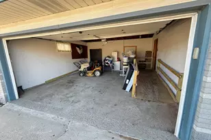 8707 W Petersik St, Milwaukee, WI 53224 - Photo 15