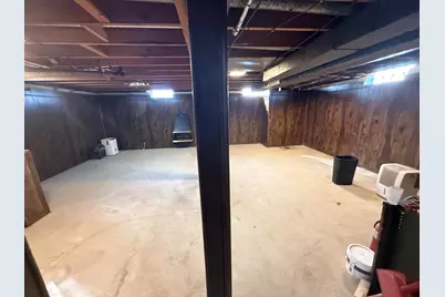 8707 W Petersik St, Milwaukee, WI 53224 - Photo 13