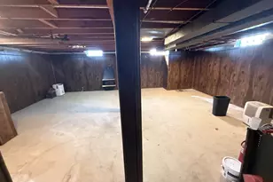 8707 W Petersik St, Milwaukee, WI 53224 - Photo 13