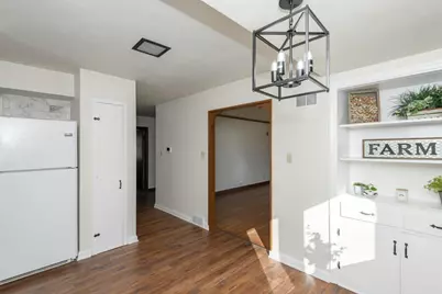 5300 W Euclid Ave, Milwaukee, WI 53219 - Photo 17