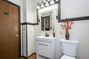 5300 W Euclid Ave, Milwaukee, WI 53219 - Photo 27