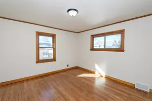 5300 W Euclid Ave, Milwaukee, WI 53219 - Photo 23